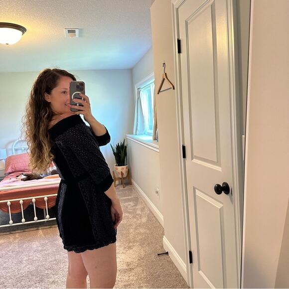 Alice + Olivia Navy Blue Floral Eyelet Embroidered Mini Dress 2 - Picture 2 of 12